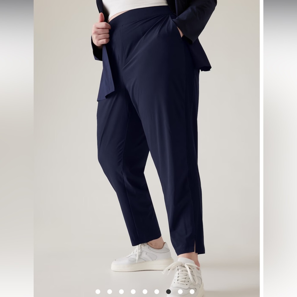 Athleta Navy Blue Cropped Ankle Pants